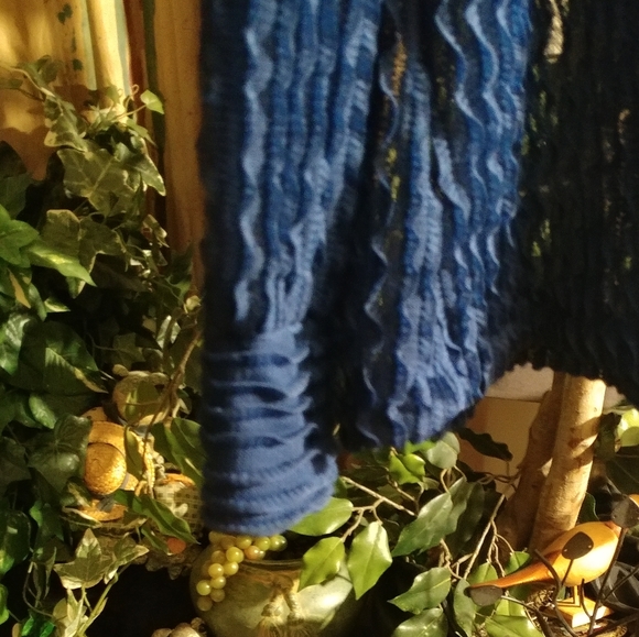 Blue Ruffle Shirt - Size XL - By GALLERY LTD - Picture 6 of 8